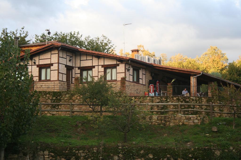 Hostel El Lago, Caceres Хараис-де-ла-Вера Экстерьер фото